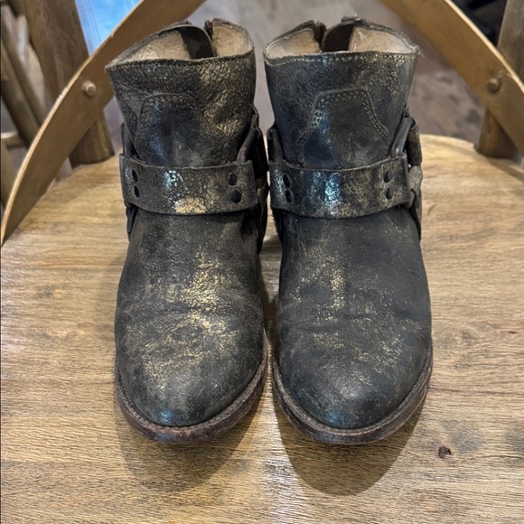 Freebird Black and Gold Ankle Boots - Picture 1 of 4